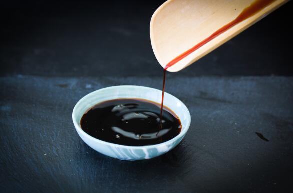 保質迷霧 深度解讀醬油過期一載的食用禁區 為什么過了一年的醬油最好別吃？